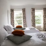 Berkeley Square House بيت ضيافة